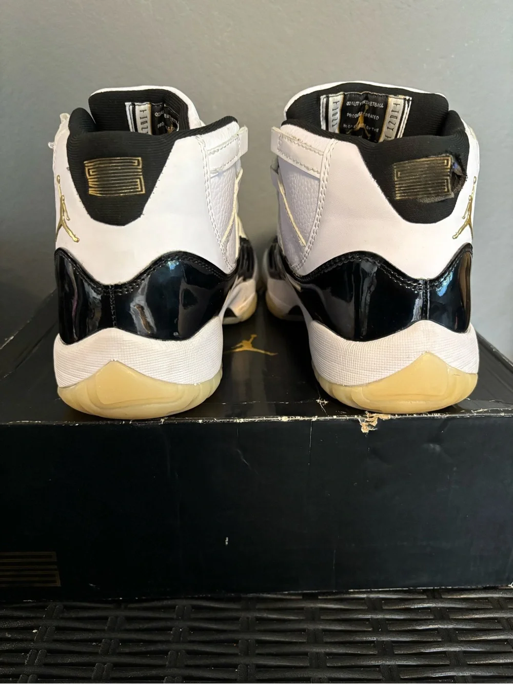 Air Jordan 11 Retro Concord Men’s Size 9.5 White Black CT8012-170